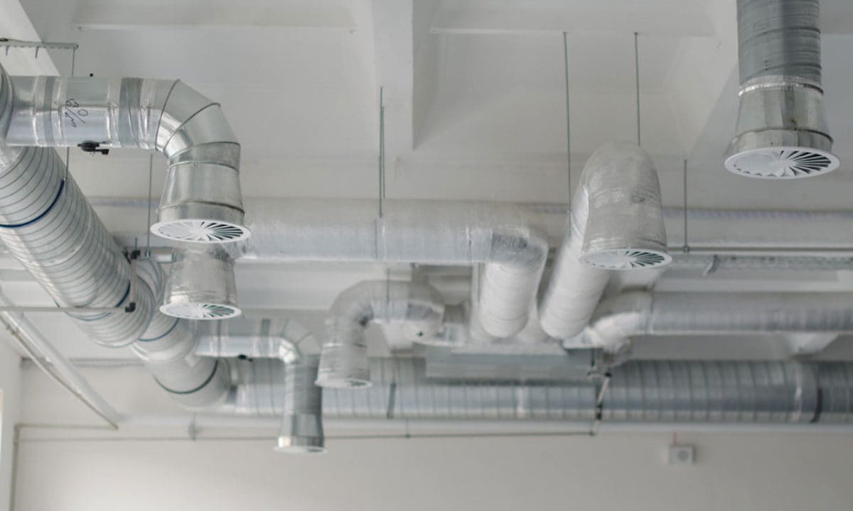 Diferencias entre un ventilador y un extractor de aire, ¿cuál es mejor para  desinfectar espacios?